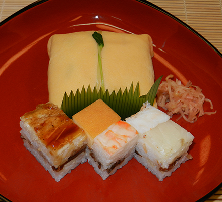 「四谷 八竹（はちく）」の茶巾寿司・穴子寿司の写真